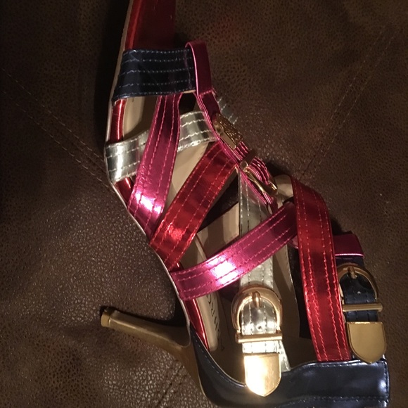 Sandal - Picture 2 of 5